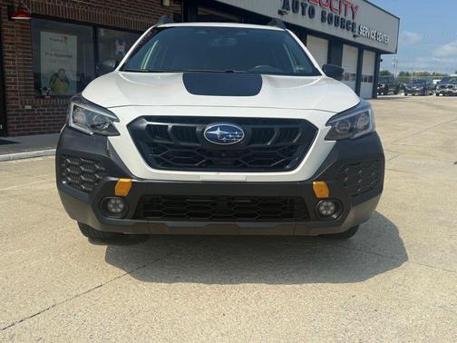 Crystal White Pearl 2024 Subaru Outback Wilderness