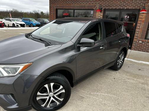 Magnetic Gray Metallic 2018 Toyota RAV4 LE