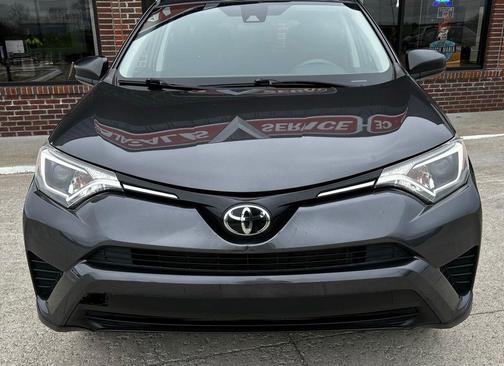 Magnetic Gray Metallic 2018 Toyota RAV4 LE