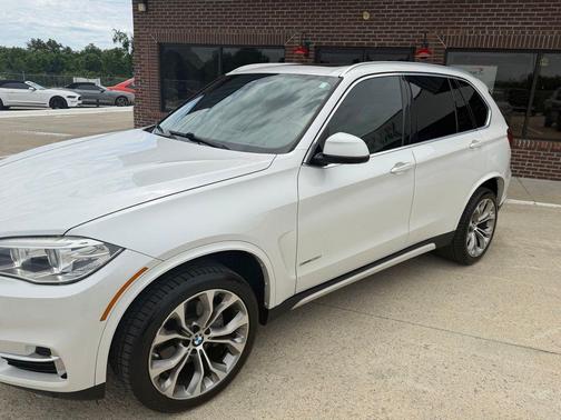 White Metallic 2017 BMW X5 xDrive35i