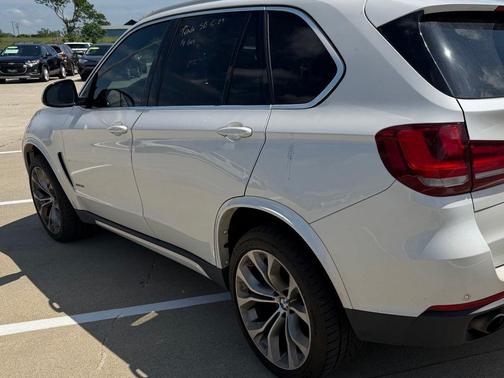 White Metallic 2017 BMW X5 xDrive35i