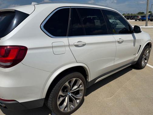 White Metallic 2017 BMW X5 xDrive35i
