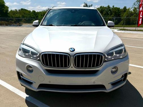 White Metallic 2017 BMW X5 xDrive35i