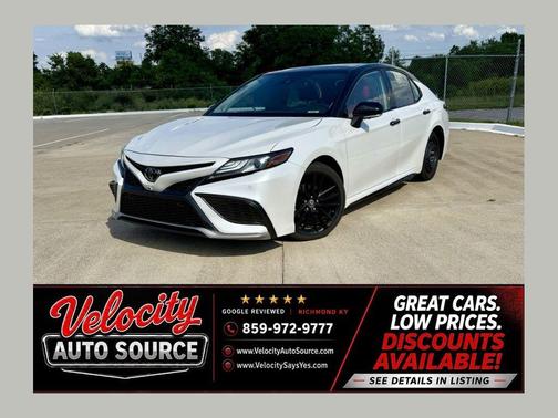 Wind Chill Pearl/Midnight Black Metallic 2022 Toyota Camry XSE