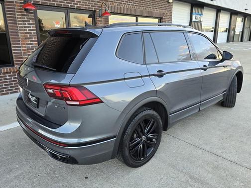 2022 Volkswagen Tiguan 2.0T SE R-Line Black 4MOTION