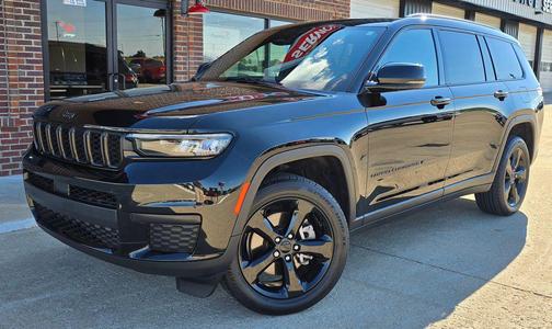 Diamond Black Crystal Pearlcoat 2022 Jeep Grand Cherokee L Altitude