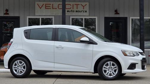 2017 Chevrolet Sonic LT