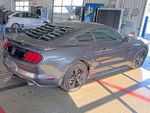 2017 Ford Mustang V6