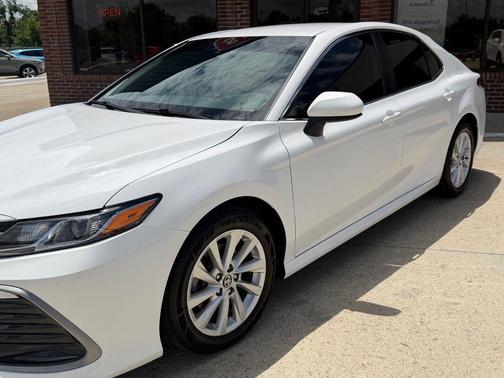 Ice Cap 2023 Toyota Camry LE