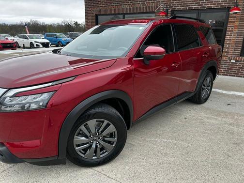 2024 Nissan Pathfinder SV 4WD