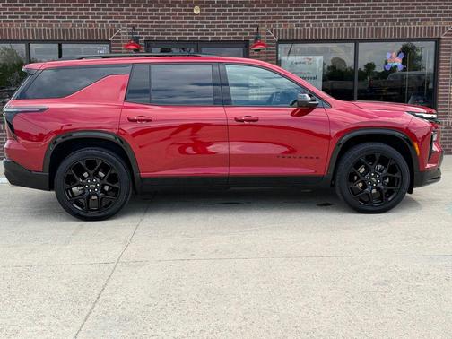 Radiant Red Tintcoat 2024 Chevrolet Traverse RS