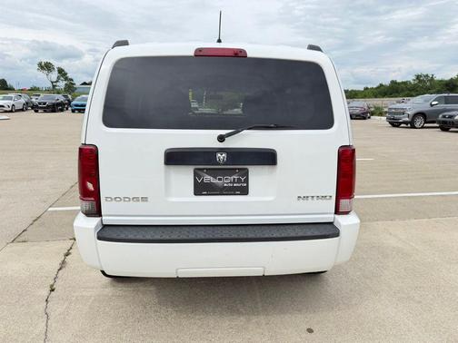 Bright White Clearcoat 2011 Dodge Nitro Heat