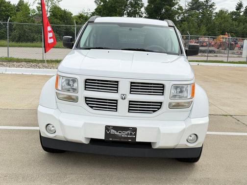 Bright White Clearcoat 2011 Dodge Nitro Heat
