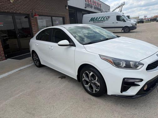 Clear White 2019 Kia Forte LXS