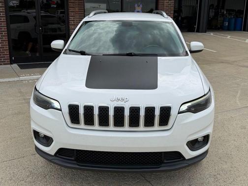 Bright White Clearcoat 2019 Jeep Cherokee Latitude