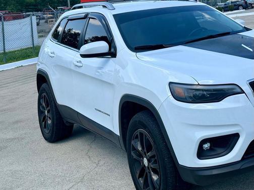 Bright White Clearcoat 2019 Jeep Cherokee Latitude