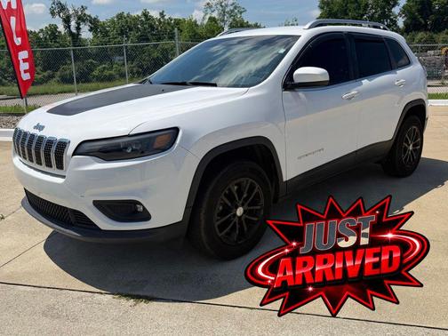 Bright White Clearcoat 2019 Jeep Cherokee Latitude