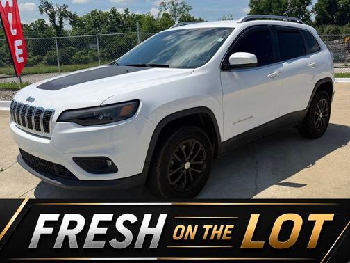 Bright White Clearcoat 2019 Jeep Cherokee Latitude