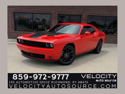 Go Mango 2023 Dodge Challenger SXT