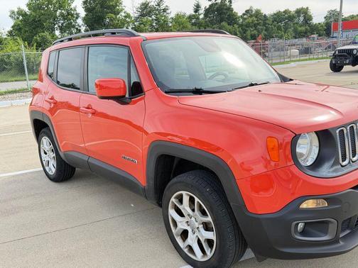 Omaha Orange 2017 Jeep Renegade Latitude