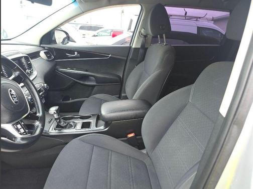 2019 Kia Sorento S