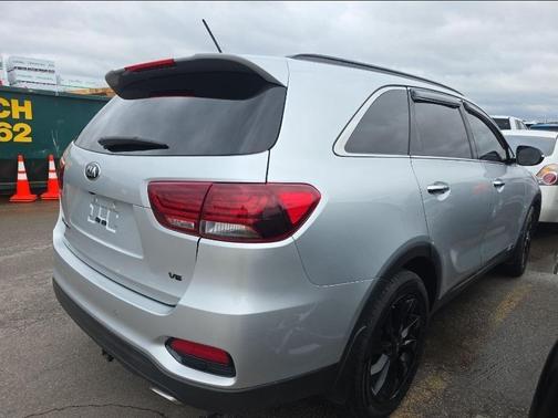 2019 Kia Sorento S
