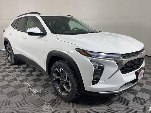 Summit White 2026 Chevrolet Trax LT