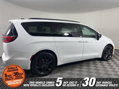 2024 Chrysler Pacifica Touring-L