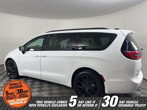 2024 Chrysler Pacifica Touring-L