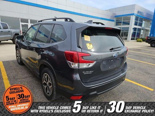 Magnetite Gray Metallic 2023 Subaru Forester Premium
