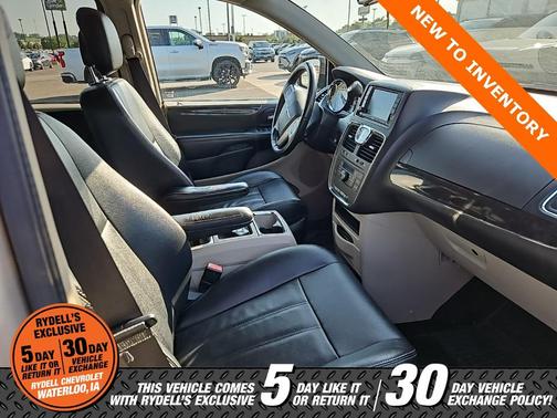2015 Chrysler Town & Country Touring