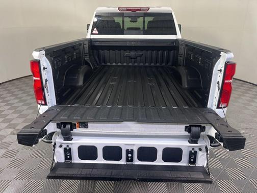 Summit White 2026 Chevrolet Silverado 2500 High Country