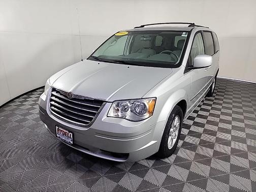2009 Chrysler Town & Country Touring