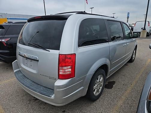 2009 Chrysler Town & Country Touring