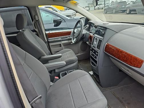 2009 Chrysler Town & Country Touring