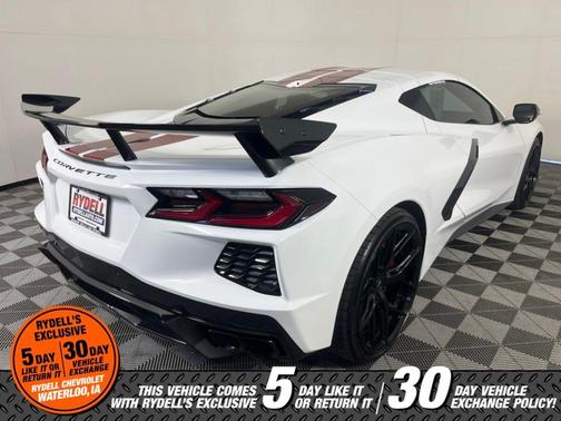 Arctic White 2025 Chevrolet Corvette Stingray w/3LT