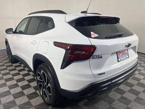 Summit White 2026 Chevrolet Trax 2RS