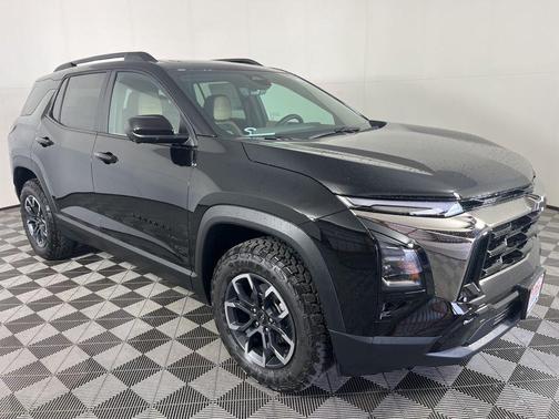 Mosaic Black Metallic 2026 Chevrolet Equinox ACTIV