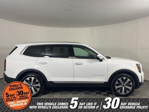 Glacial White Pearl 2022 Kia Telluride S