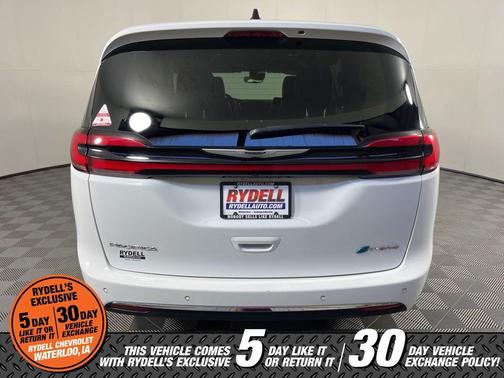 Bright White Clearcoat 2023 Chrysler Pacifica Hybrid Touring L