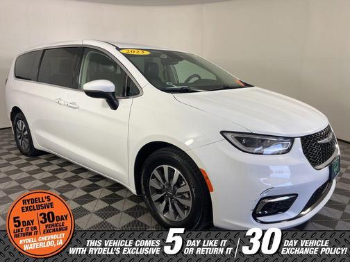 Bright White Clearcoat 2023 Chrysler Pacifica Hybrid Touring L