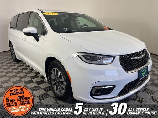 Bright White Clearcoat 2023 Chrysler Pacifica Hybrid Touring L