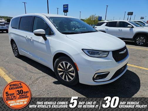 Bright White Clearcoat 2023 Chrysler Pacifica Hybrid Touring L