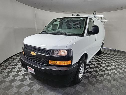 Summit White 2025 Chevrolet Express 3500 Work Van