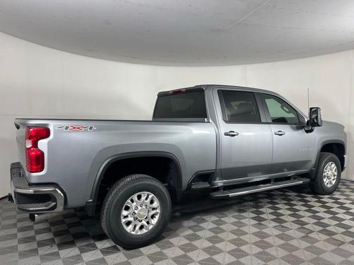 Sterling Gray Metallic 2026 Chevrolet Silverado 3500 LT