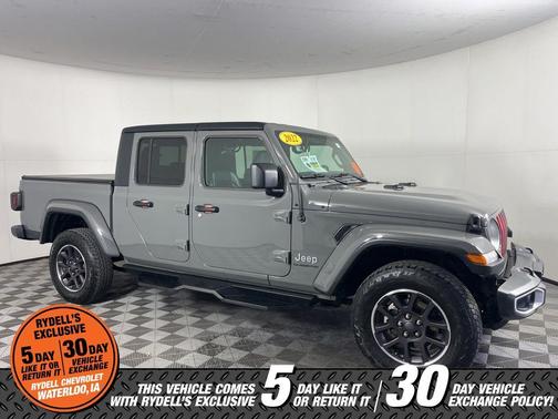 Sting Gray Clearcoat 2022 Jeep Gladiator Overland