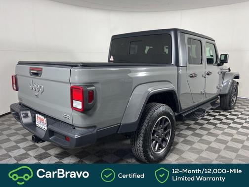 Sting Gray Clearcoat 2022 Jeep Gladiator Overland