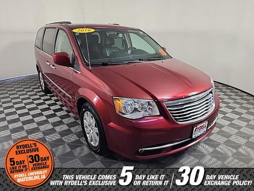 2016 Chrysler Town & Country Touring