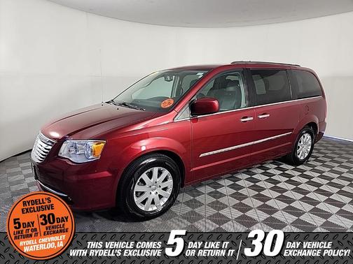 2016 Chrysler Town & Country Touring