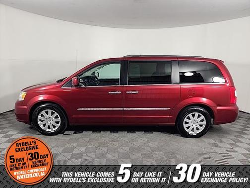 2016 Chrysler Town & Country Touring
